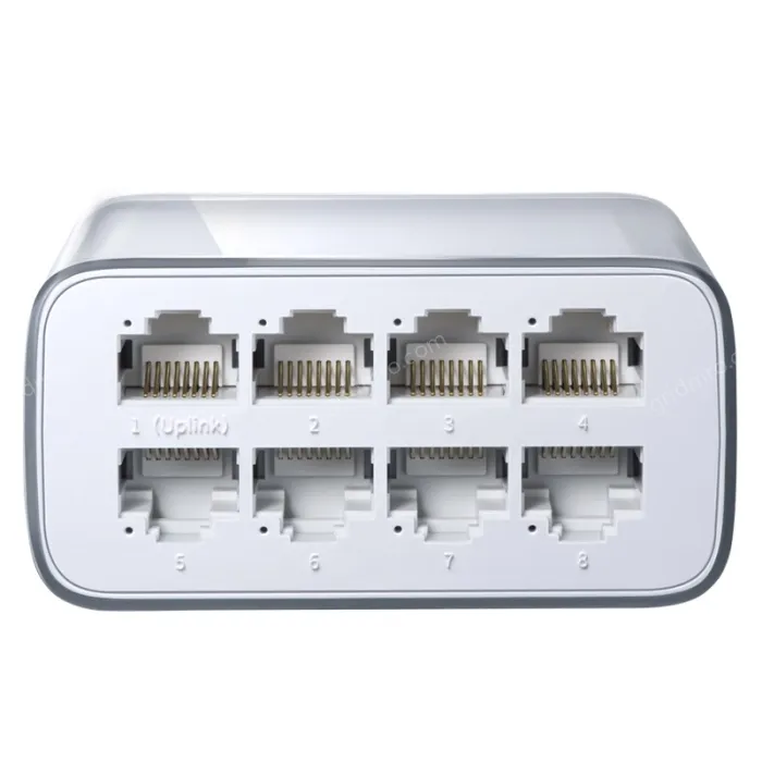 8 x 10/100M adaptive RJ45 ports switch